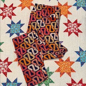 LuLaRoe Tall & Curvy Leggings